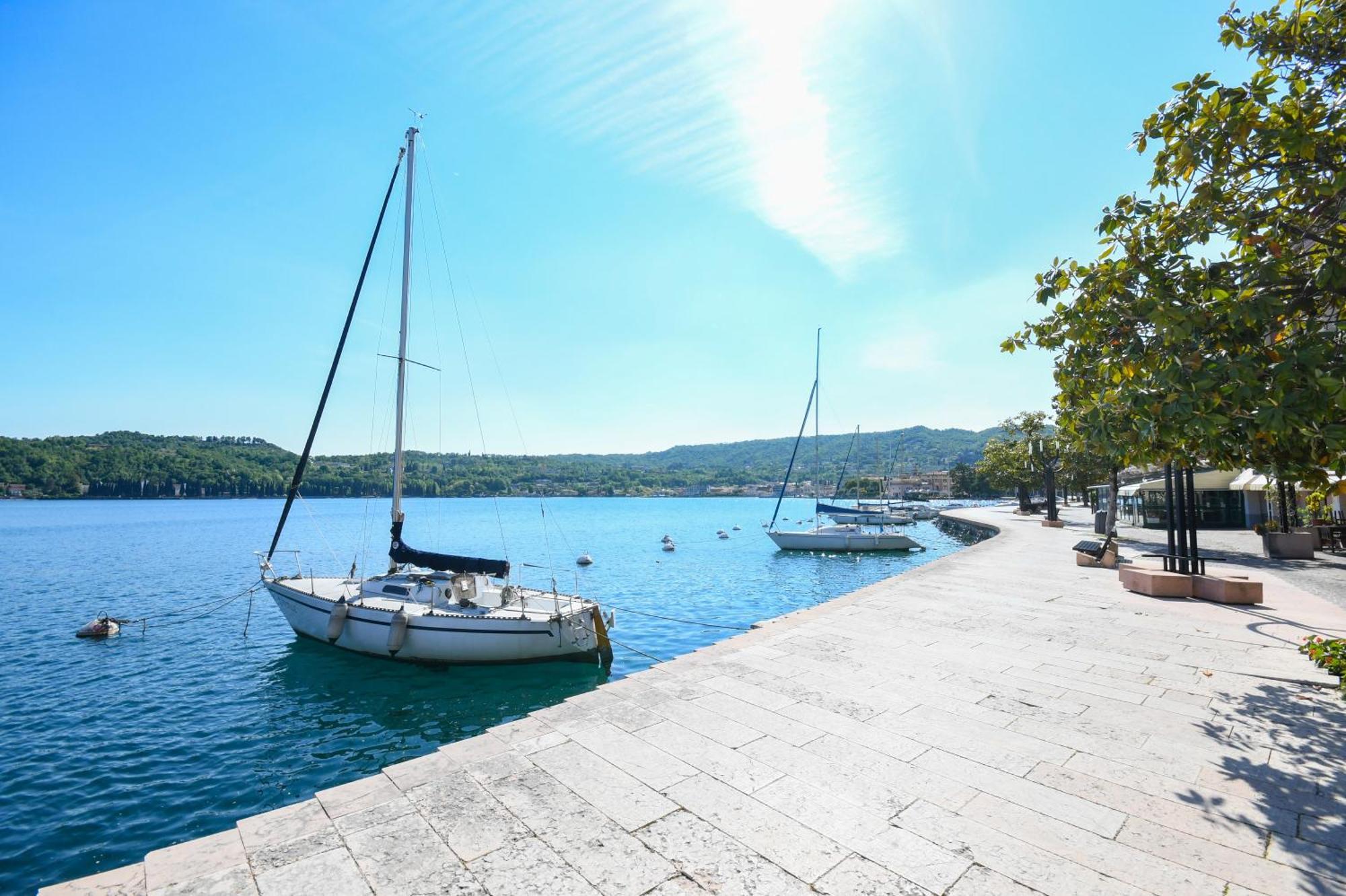 Апартаменты Bellavista - Garda Leisure Сало Экстерьер фото